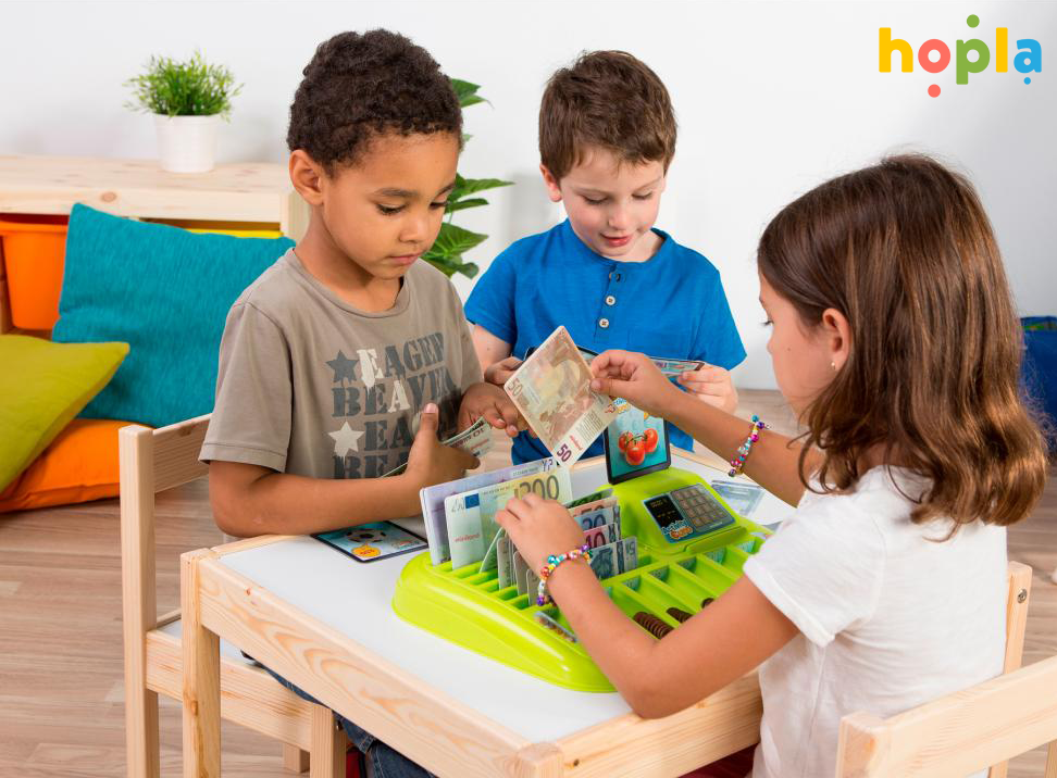 Deti s hračkou Pokadňa