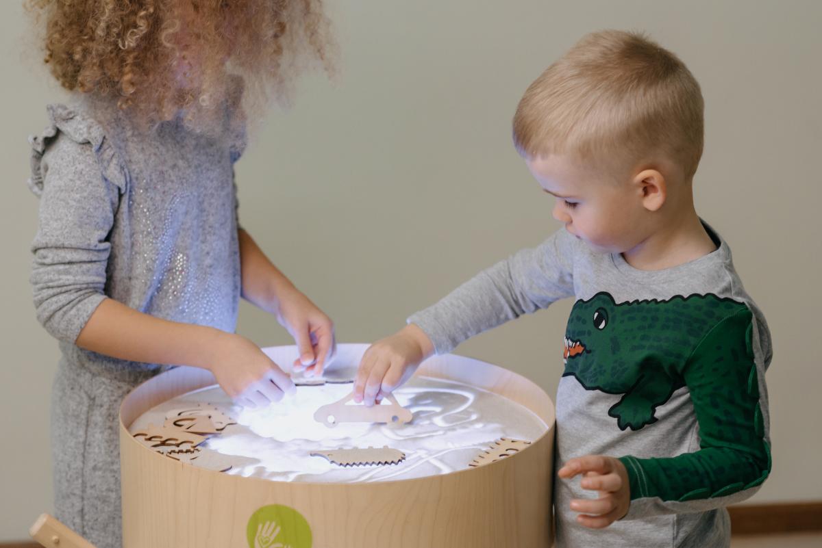 Magický svetelný stôl