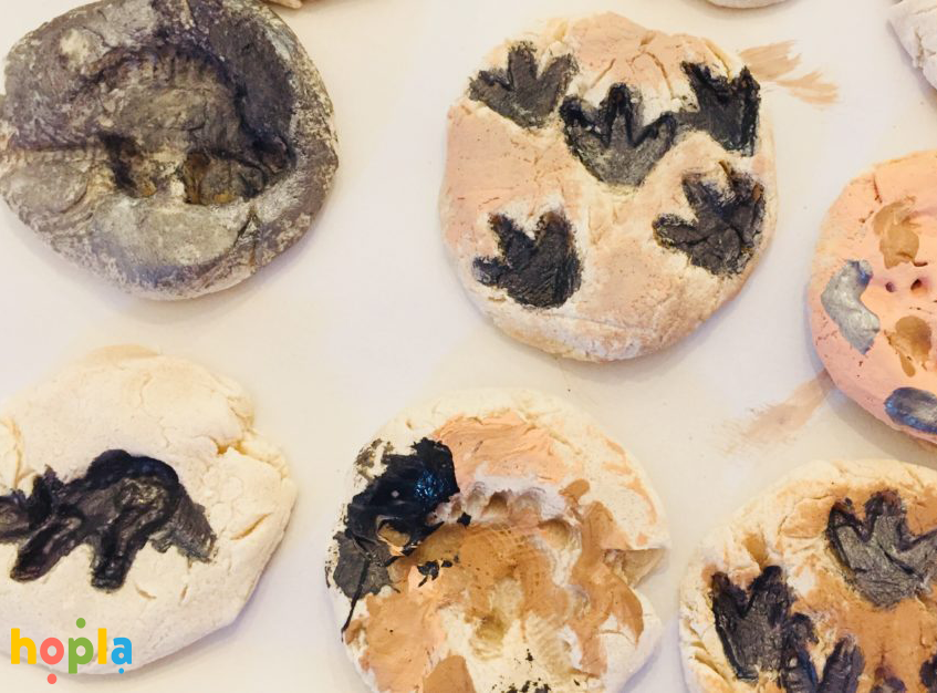 doma zhotovené fosílie dinosaurov